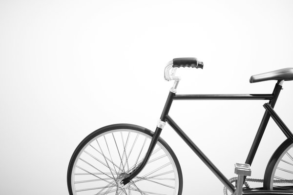 Quel vélo d'appartement choisir pour senior : guide et conseils